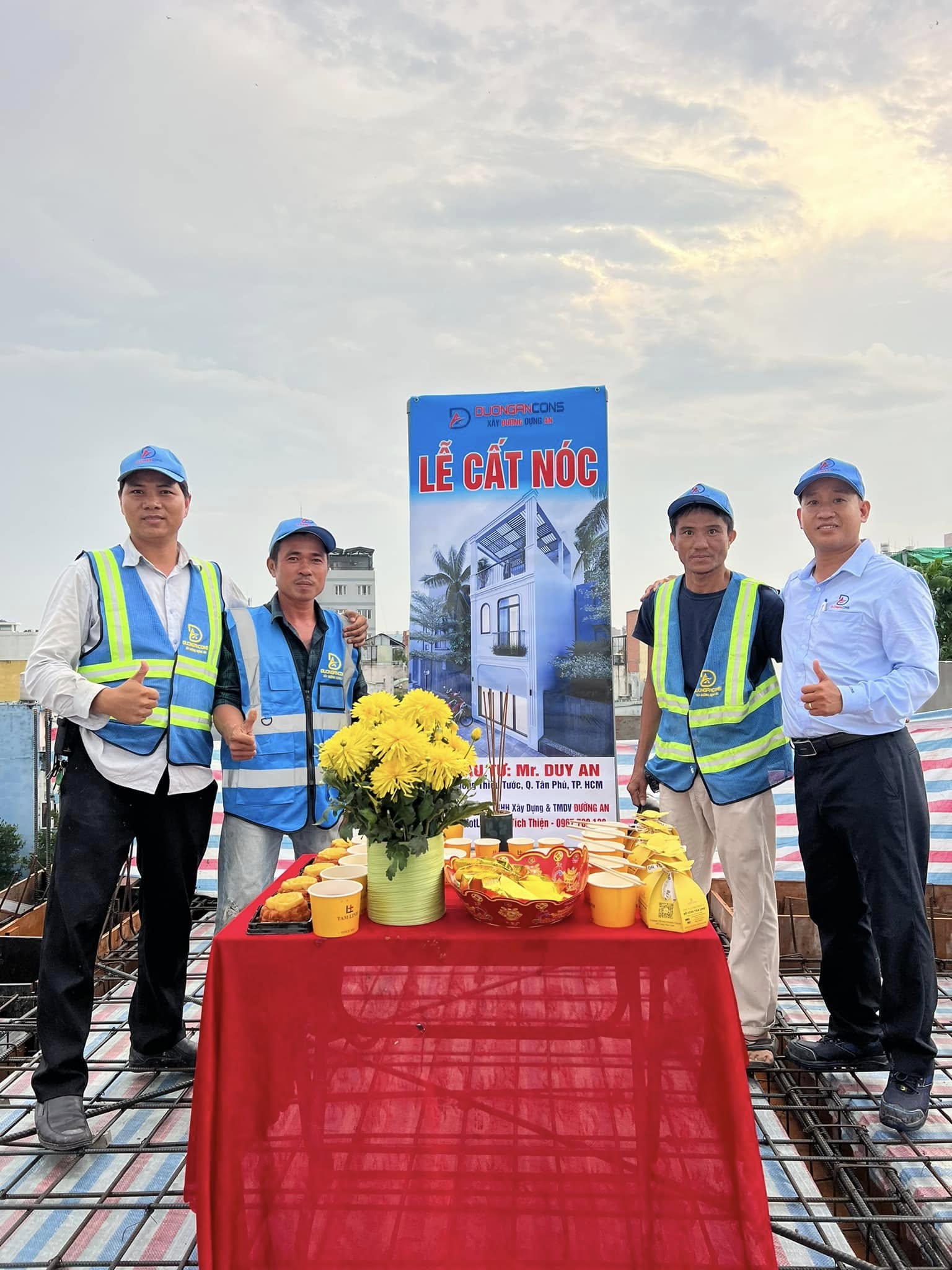 03/08/2024: Lễ cất nóc- Hoàn thành kết cấu dầm và sàn mái.